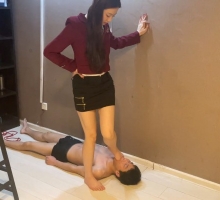 【蛋碎娇娃】『超S·联盟』贵族女学生践踏追求者 YC999980