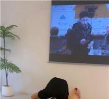 【辣姐】雪地靴连环踢裆/抽耳光/舔脏鞋底