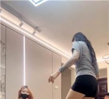 【调教视频】【楠楠】双S-超美车模轮流虐杀【双视角版】 bf60012