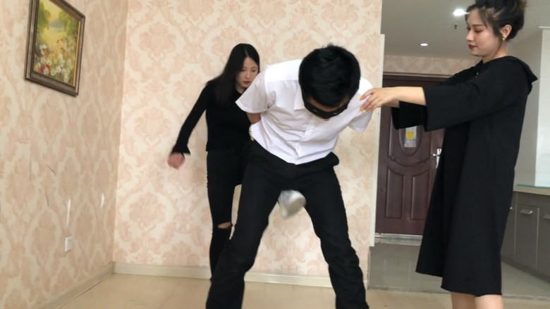 144205a0qqkpzel22phiqr.jpg 144205a0qqkpzel22phiqr.jpg